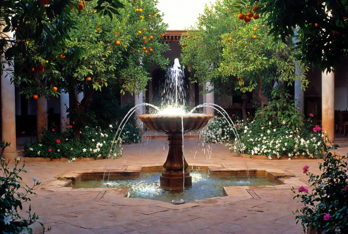 Fontaine et canalettes du patio